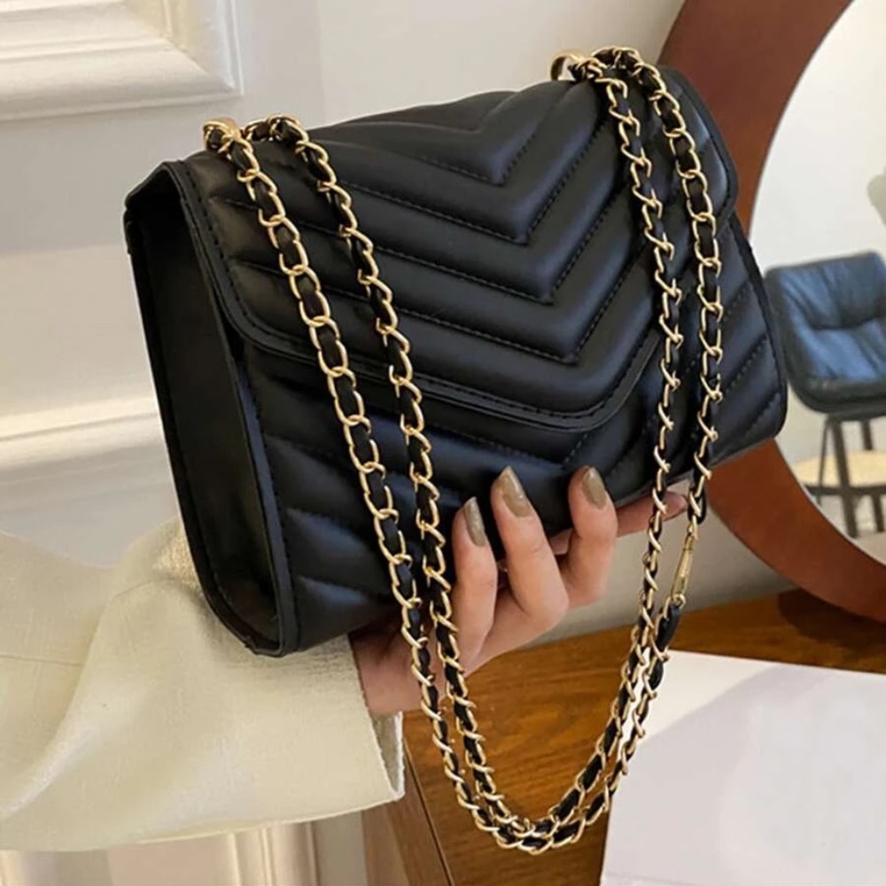 Luxe vegan Leather Quilted Chain Bag - Picture 2 of 10